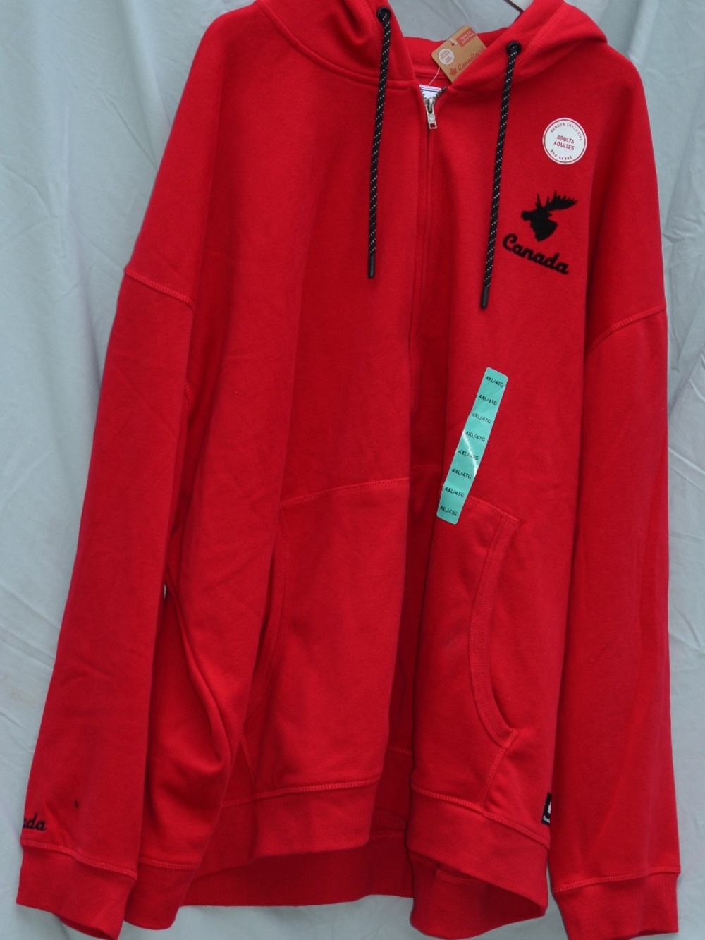 Canadiana Adult 4XL/4T Hoodie NWT
